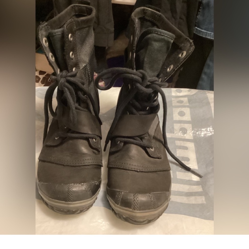 SOREL ANKLE BOOTS Sz 7